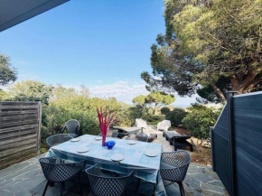 Appartement 3 pièces avec terrasse et climatisation à 1.3 km de la plage, parking inclus - FR-1-63-345